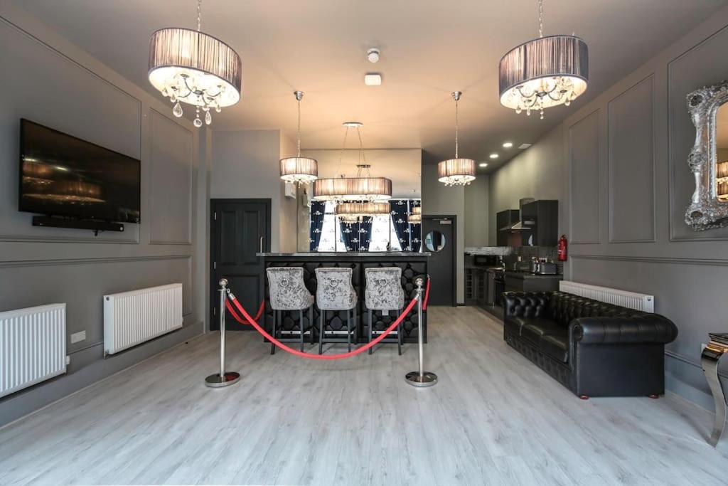 The V.I.P Suite - Sleeps 24! Best For Large Groups Liverpool Extérieur photo