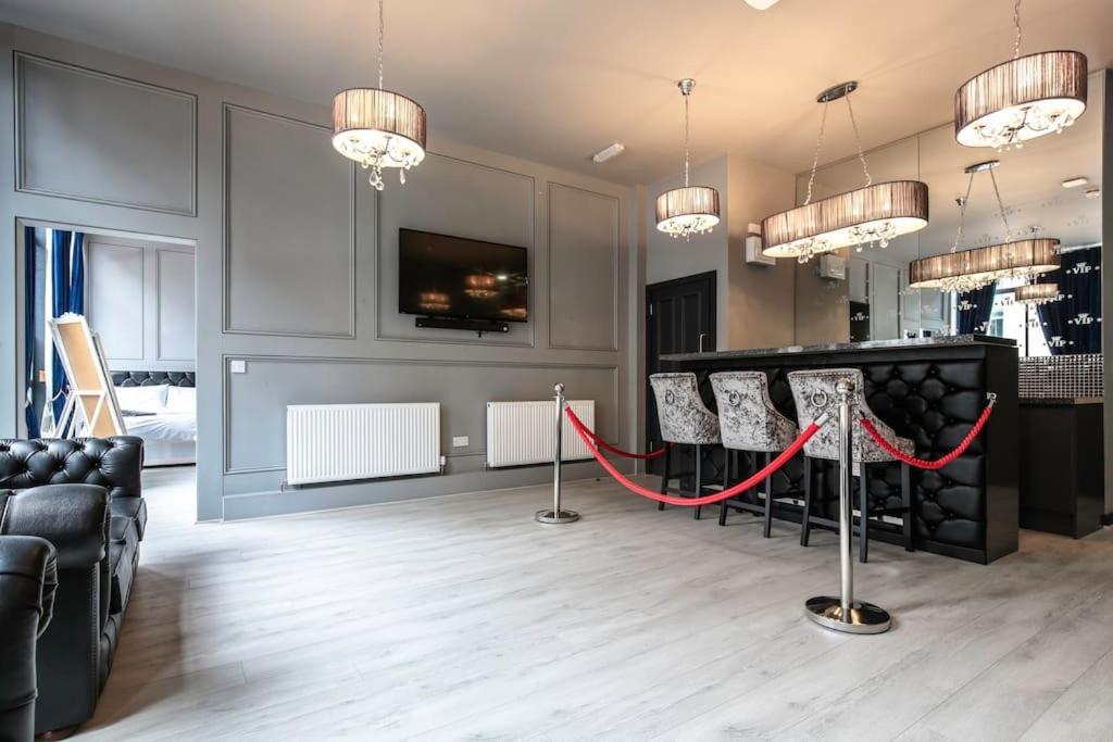 The V.I.P Suite - Sleeps 24! Best For Large Groups Liverpool Extérieur photo