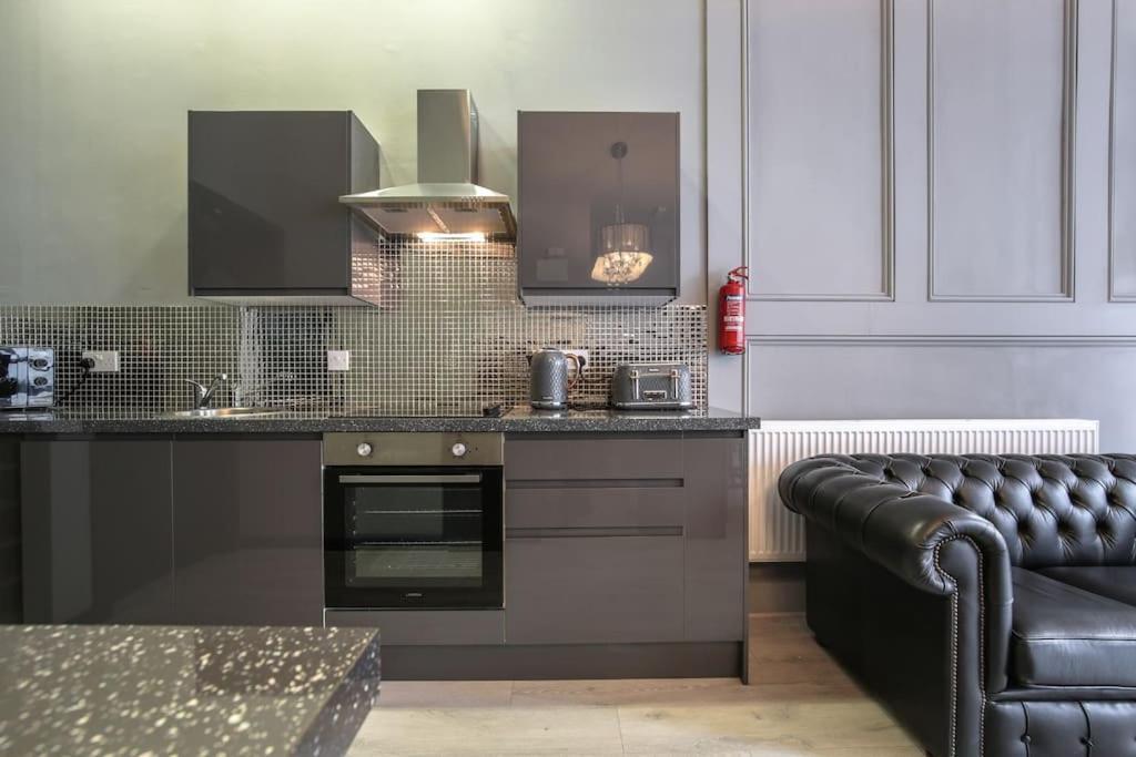 The V.I.P Suite - Sleeps 24! Best For Large Groups Liverpool Extérieur photo